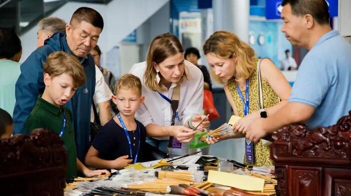 第十三屆中國(guó)(長(zhǎng)春)國(guó)際民間藝術(shù)博覽會(huì).jpg 第十三屆中國(guó)(長(zhǎng)春)國(guó)際民間藝術(shù)博覽會(huì).jpg